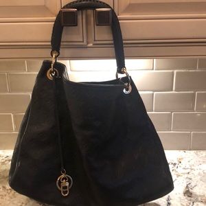 100% authentic Louis Vuitton